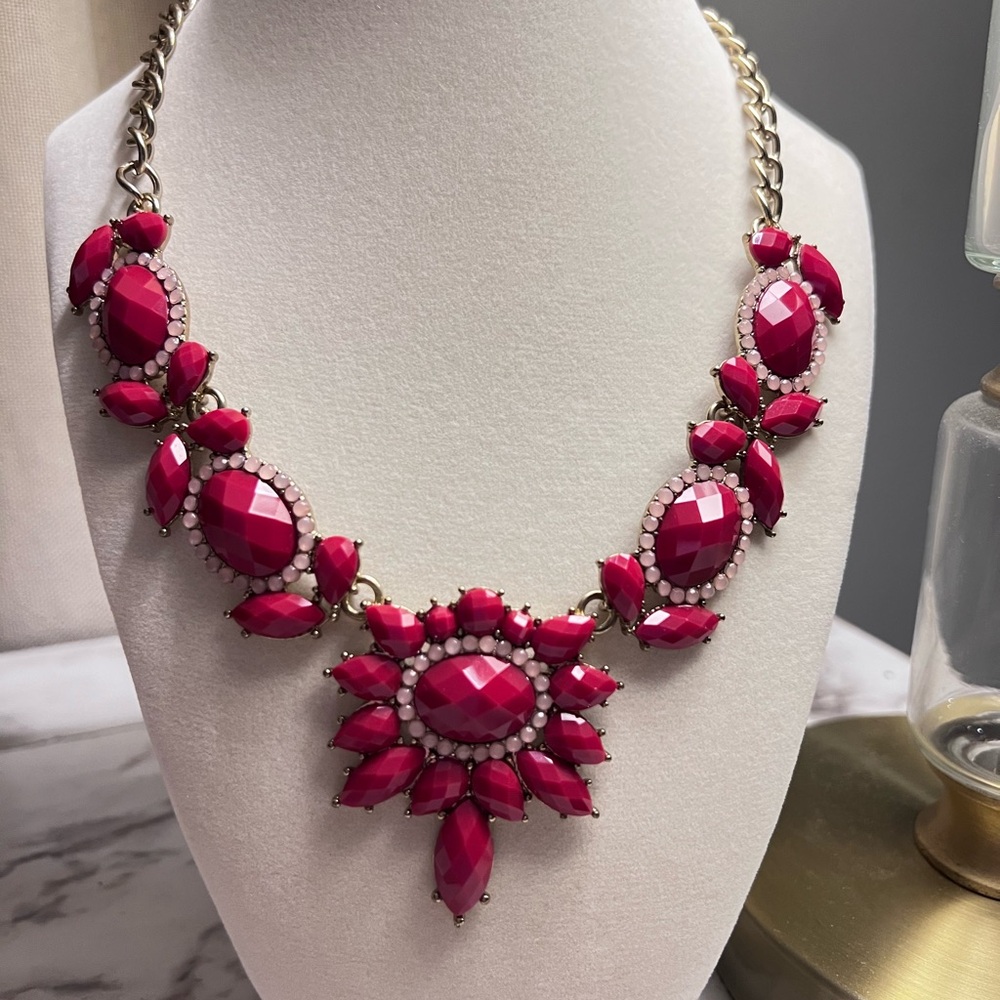 Elegant Pink Statement Necklace